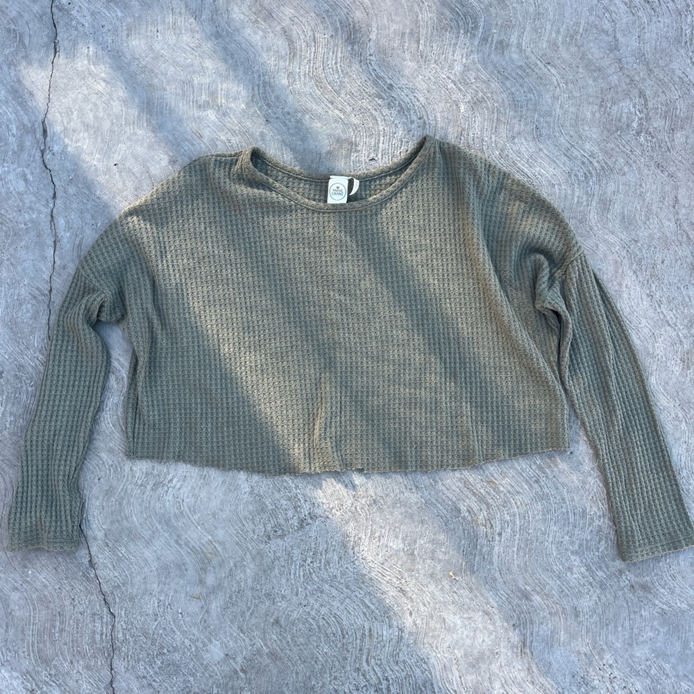 DIY green long sleeve top